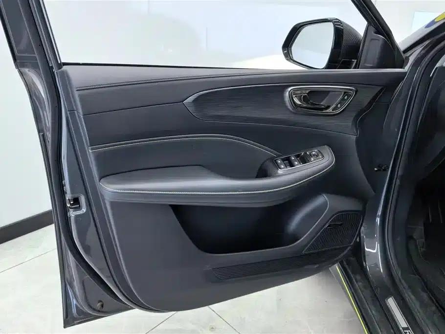 Roewe RX5 New Energy 2021 ePLUS National Trend Ronglin Luxury Edition — миниатюра 7