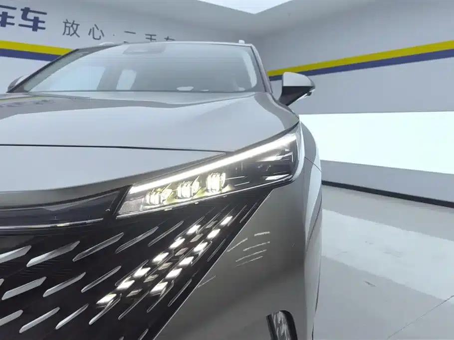 Roewe RX5 New Energy 2023 eRX5 Super Hybrid Edition — миниатюра 5