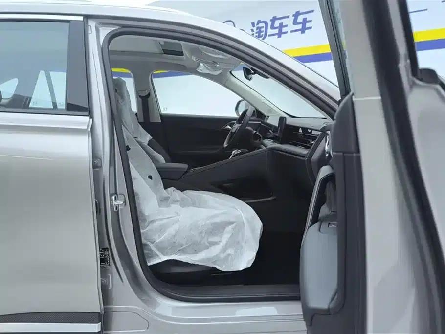 Roewe RX5 New Energy 2023 eRX5 Super Hybrid Edition — миниатюра 8