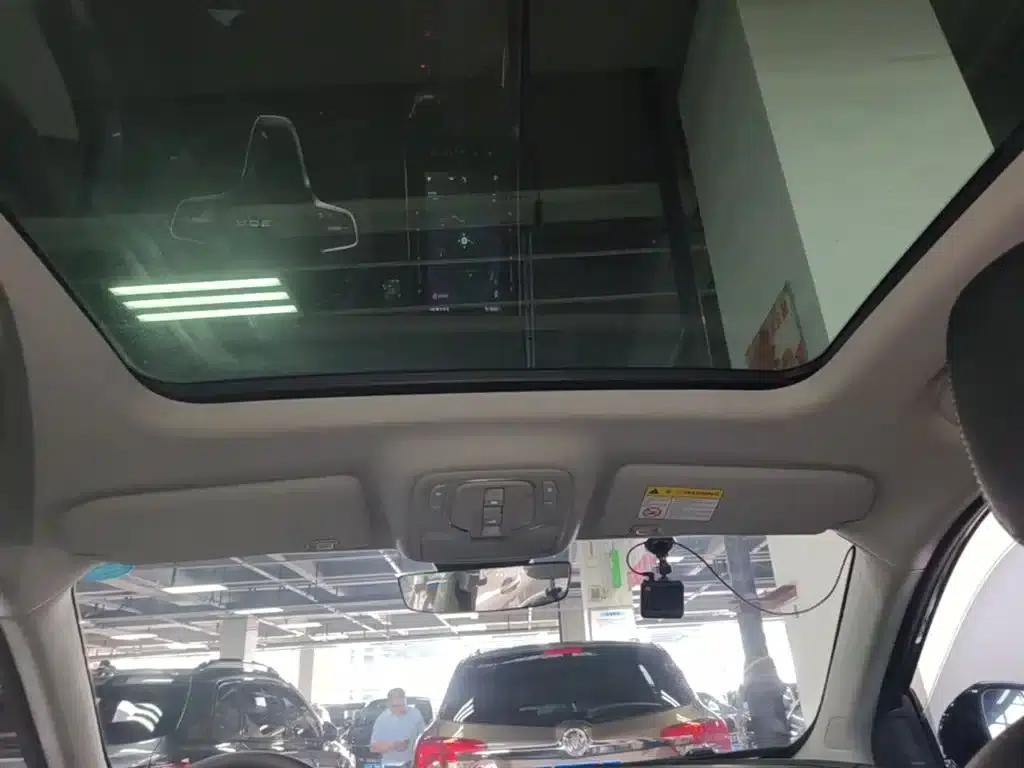 Roewe RX5 New Energy 2020 ePLUS National Trend Ronglin Flagship Edition — миниатюра 18