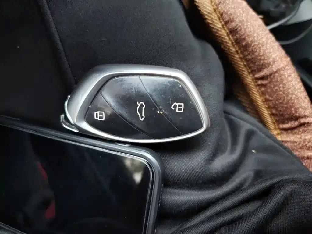 Roewe Ei5 2021 500 Heartfelt Edition — миниатюра 12