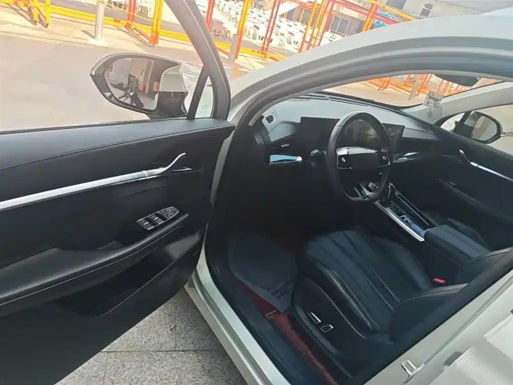 Roewe RX5 MAX 2022 1.5T Automatic Premium Edition — миниатюра 16