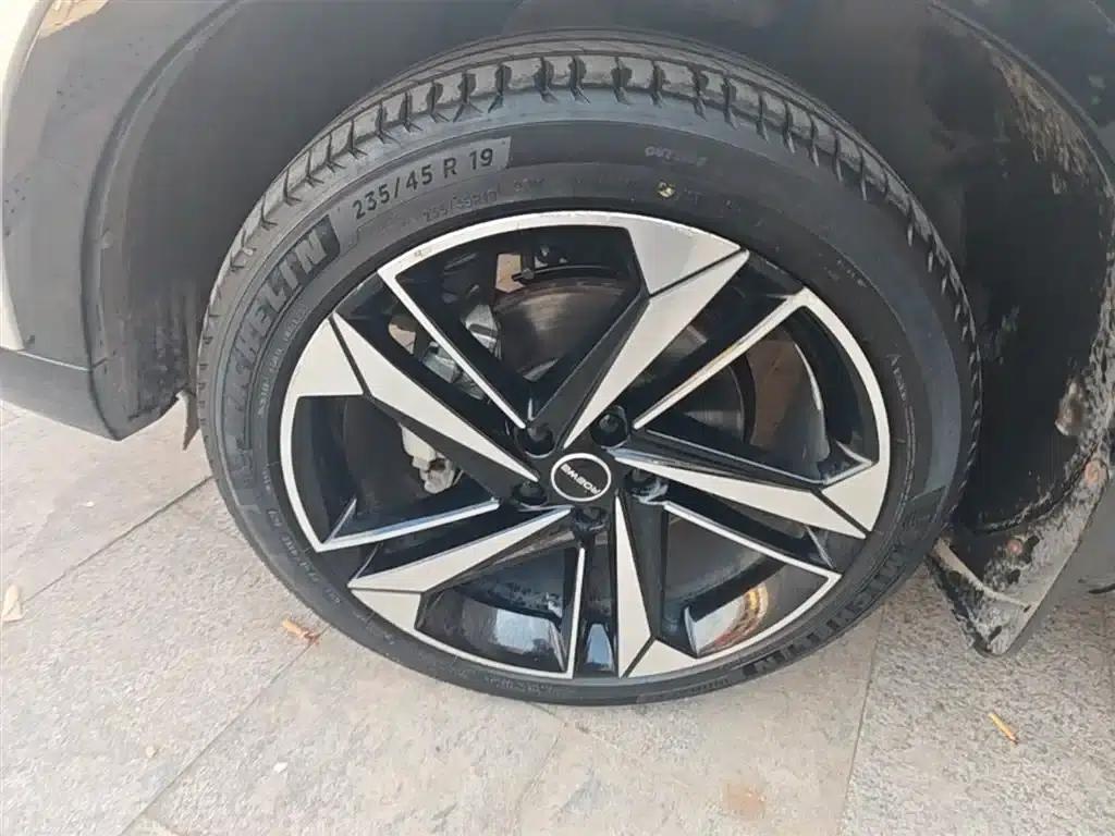 Roewe RX5 MAX 2022 1.5T Automatic Premium Edition — миниатюра 23
