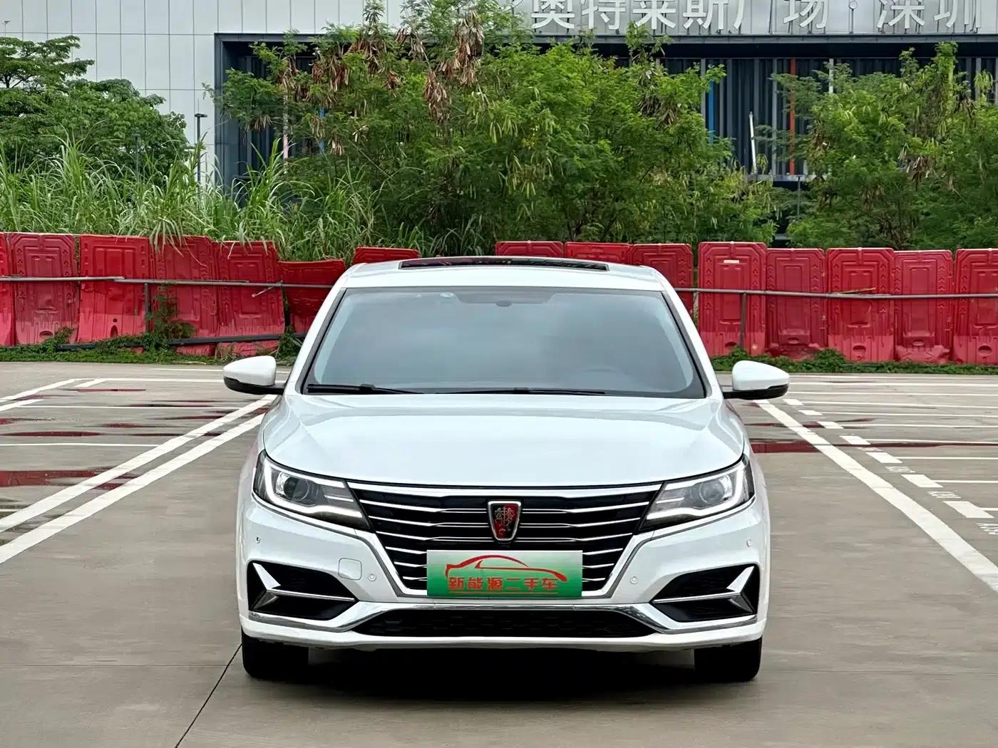 Roewe i6 New Energy 2019 PLUS 50T Internet Glory Flagship Edition — миниатюра 2