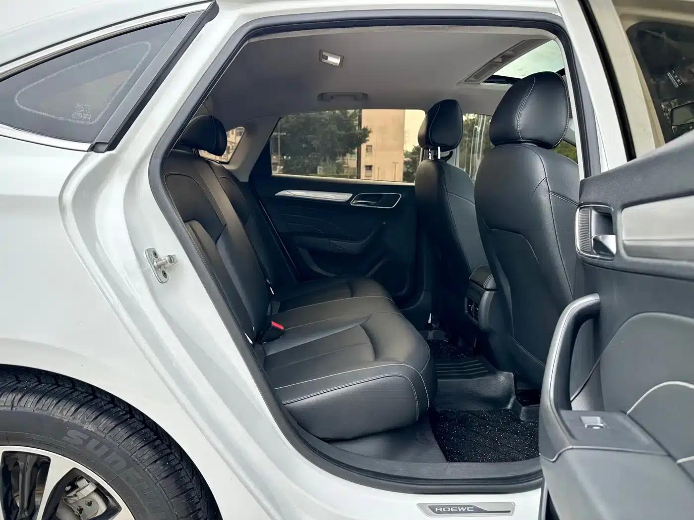 Roewe i6 New Energy 2019 PLUS 50T Internet Glory Flagship Edition — миниатюра 17