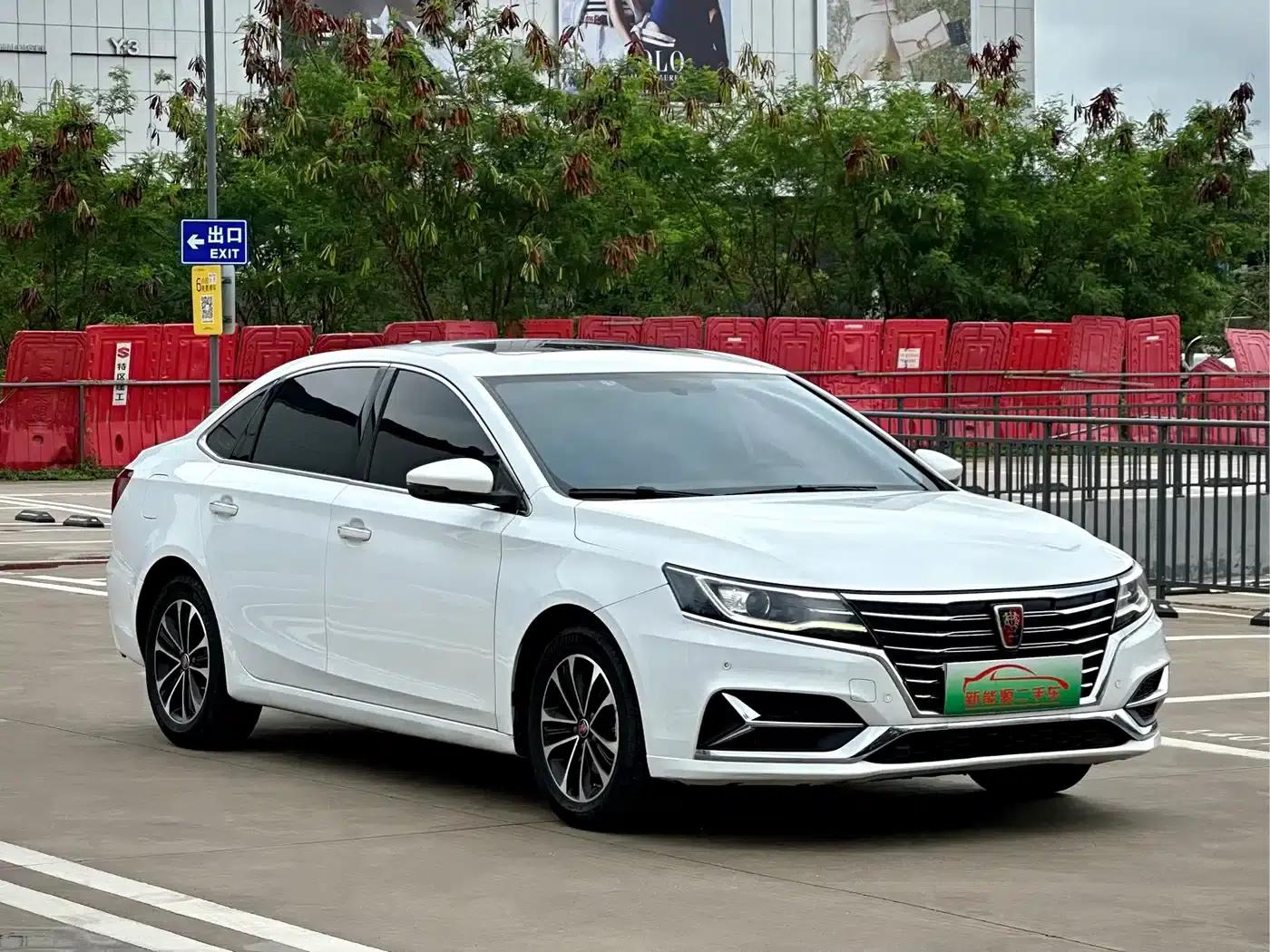 Roewe i6 New Energy 2019 PLUS 50T Internet Glory Flagship Edition — миниатюра 3