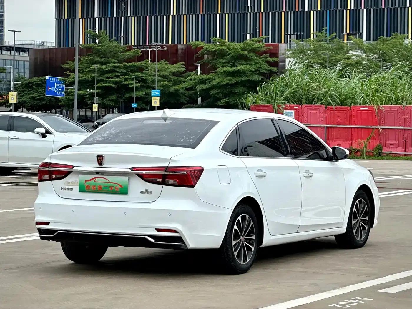 Roewe i6 New Energy 2019 PLUS 50T Internet Glory Flagship Edition — миниатюра 4