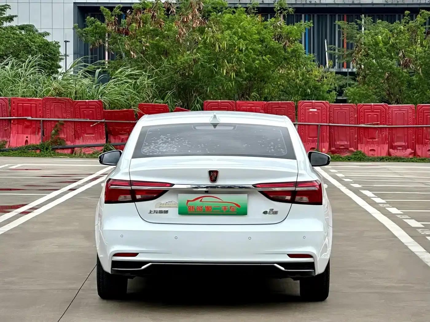 Roewe i6 New Energy 2019 PLUS 50T Internet Glory Flagship Edition — миниатюра 5
