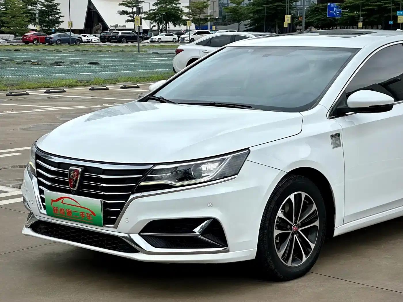 Roewe i6 New Energy 2019 PLUS 50T Internet Glory Flagship Edition — миниатюра 7