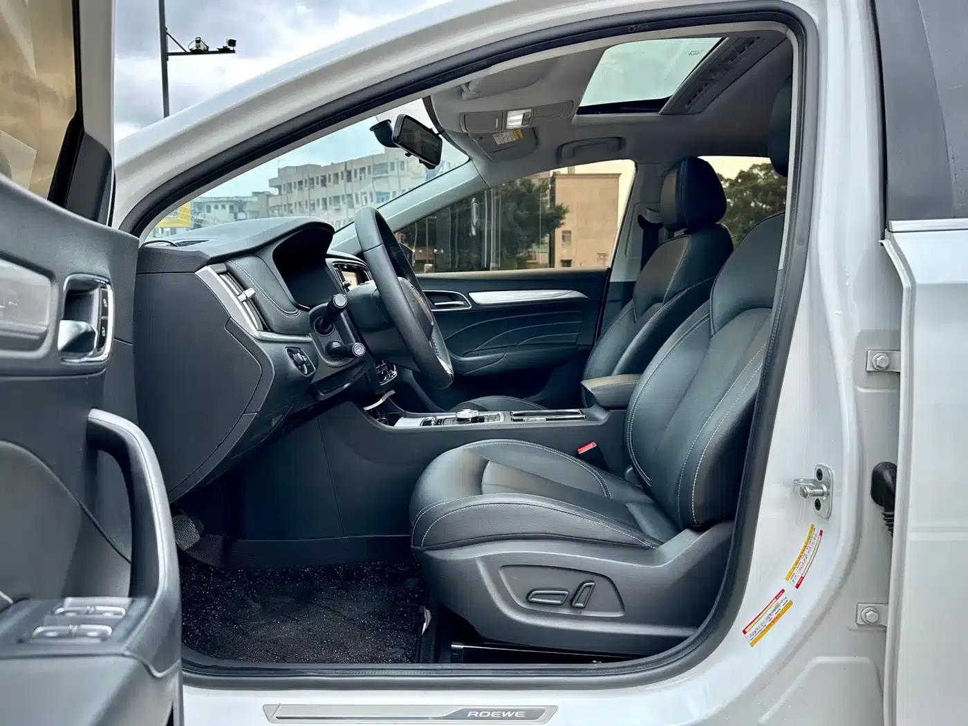 Roewe i6 New Energy 2019 PLUS 50T Internet Glory Flagship Edition — миниатюра 9