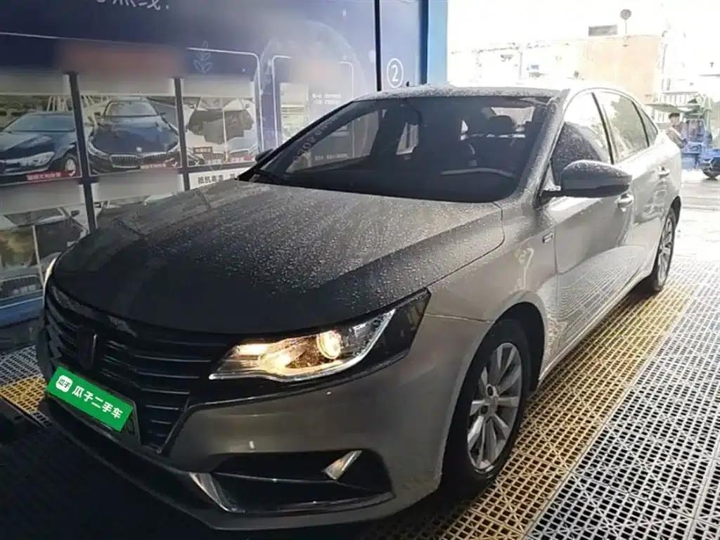 Roewe i6 New Energy 2017 45T Hybrid Connected Smart Edition — миниатюра 1