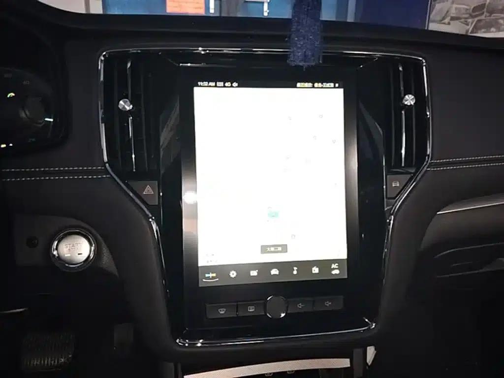 Roewe i6 New Energy 2017 45T Hybrid Connected Smart Edition — миниатюра 13