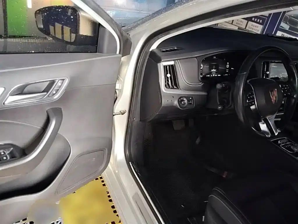 Roewe i6 New Energy 2017 45T Hybrid Connected Smart Edition — миниатюра 16
