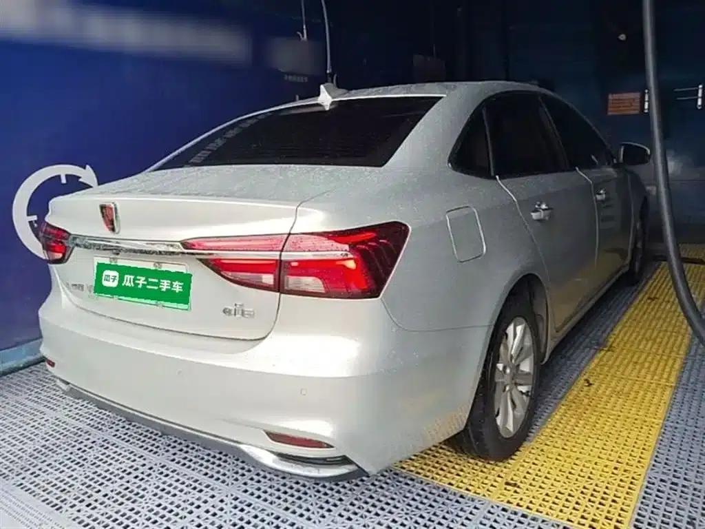 Roewe i6 New Energy 2017 45T Hybrid Connected Smart Edition — миниатюра 7