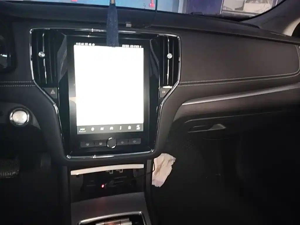 Roewe i6 New Energy 2017 45T Hybrid Connected Smart Edition — миниатюра 10