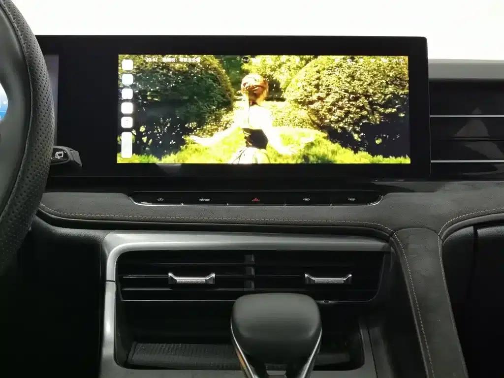 Roewe D5X DMH 2024 135 Flagship Edition — миниатюра 12