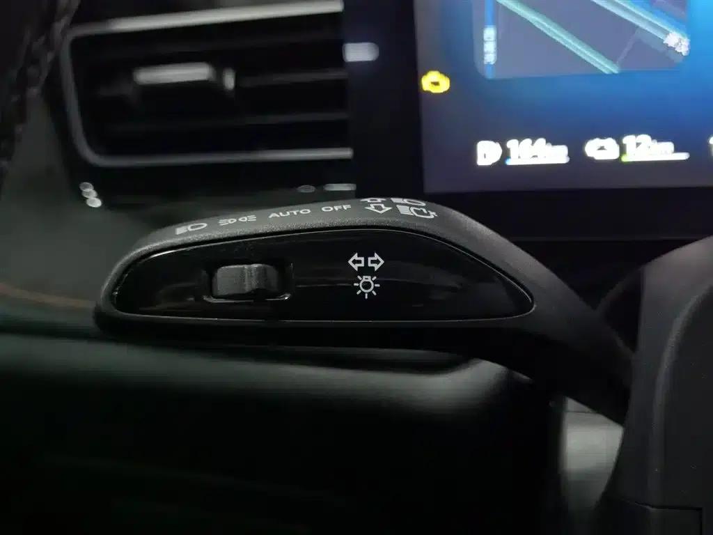 Roewe D5X DMH 2024 135 Flagship Edition — миниатюра 21