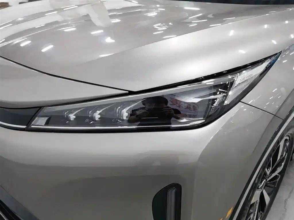 Roewe D5X DMH 2024 135 Flagship Edition — миниатюра 7