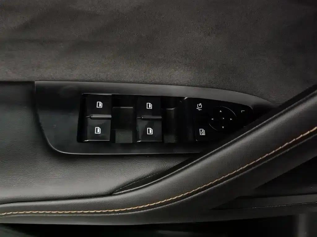 Roewe D5X DMH 2024 135 Flagship Edition — миниатюра 9