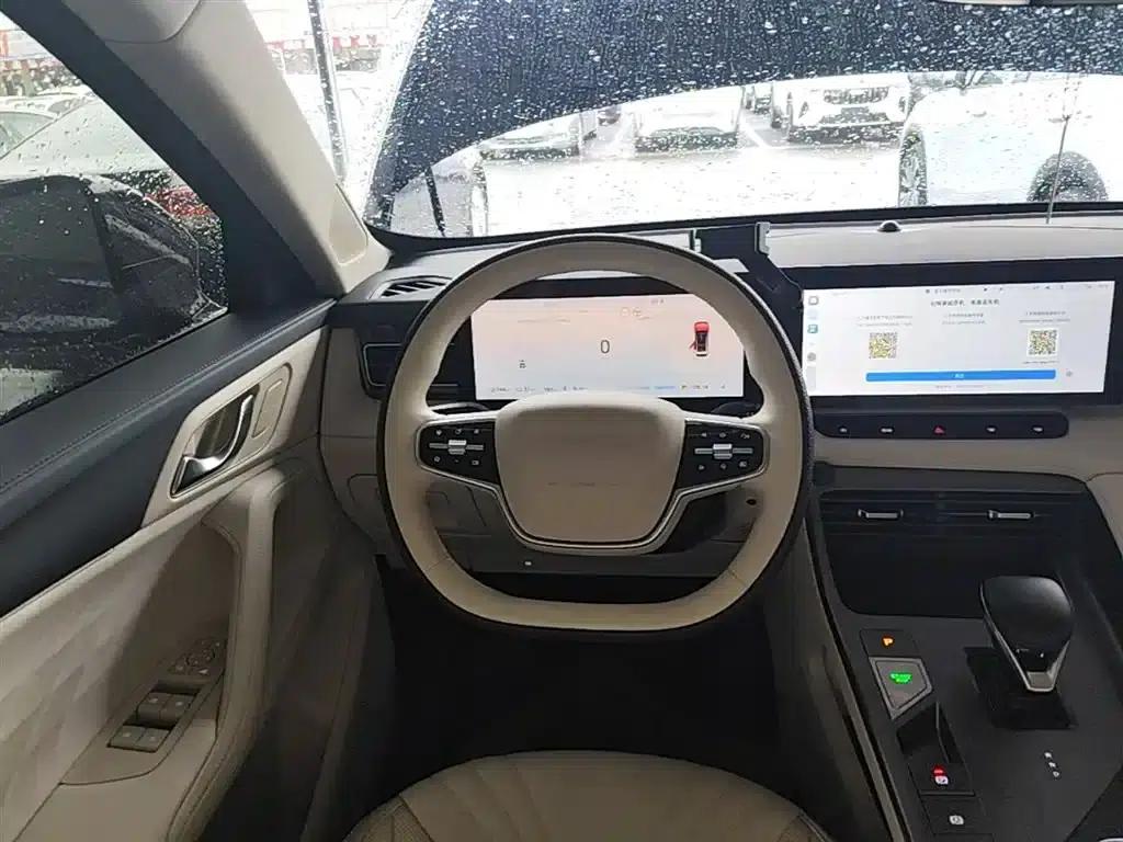 Roewe D5X DMH 2024 Model 135 Tech Edition — миниатюра 11