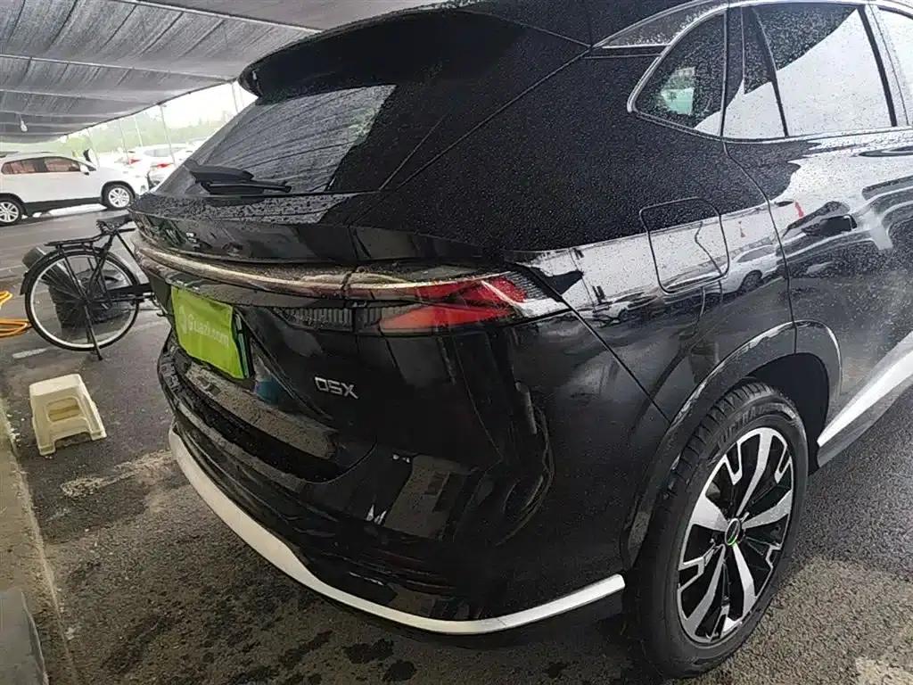 Roewe D5X DMH 2024 Model 135 Tech Edition — миниатюра 8