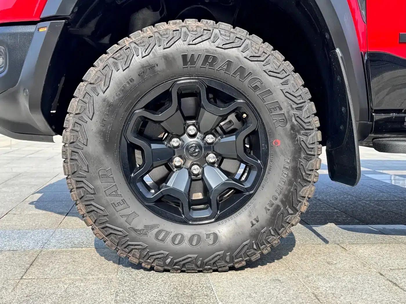 RAM Trucks Tyrannosaurus Rex 2023 6.2T Automatic — миниатюра 16