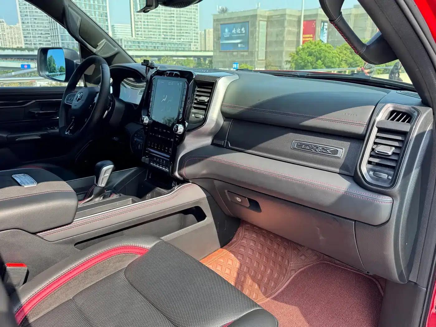 RAM Trucks Tyrannosaurus Rex 2023 6.2T Automatic — миниатюра 19