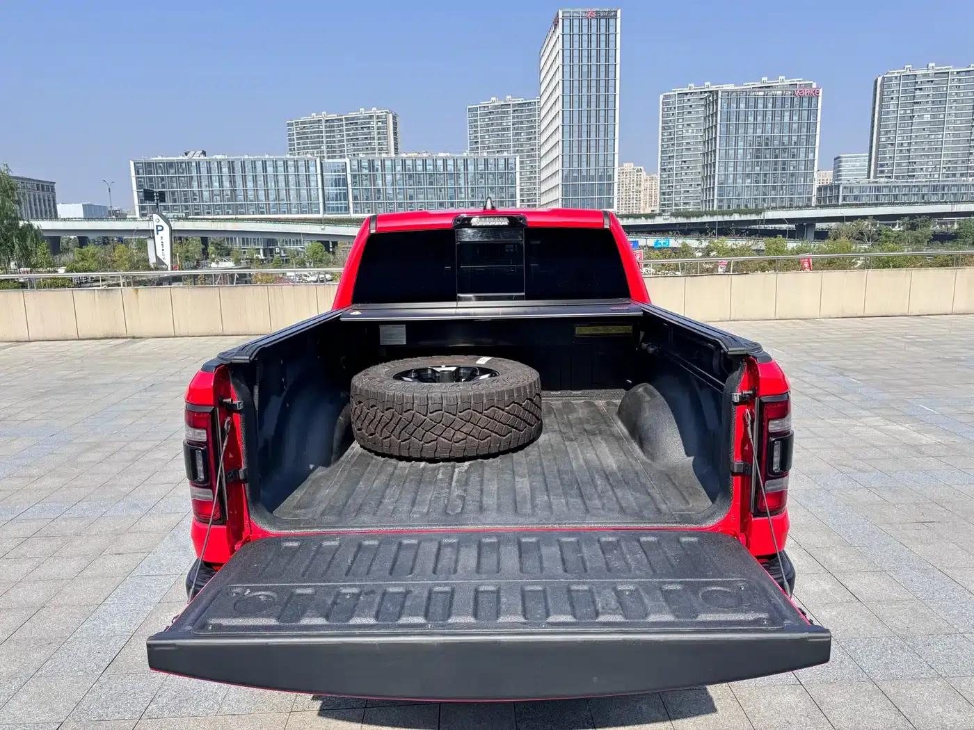RAM Trucks Tyrannosaurus Rex 2023 6.2T Automatic — миниатюра 24