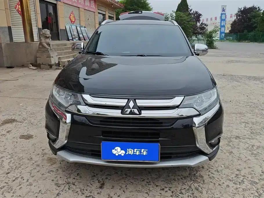 Outlander 2018 2.0L 2WD Glory Edition 5-seater — миниатюра 2