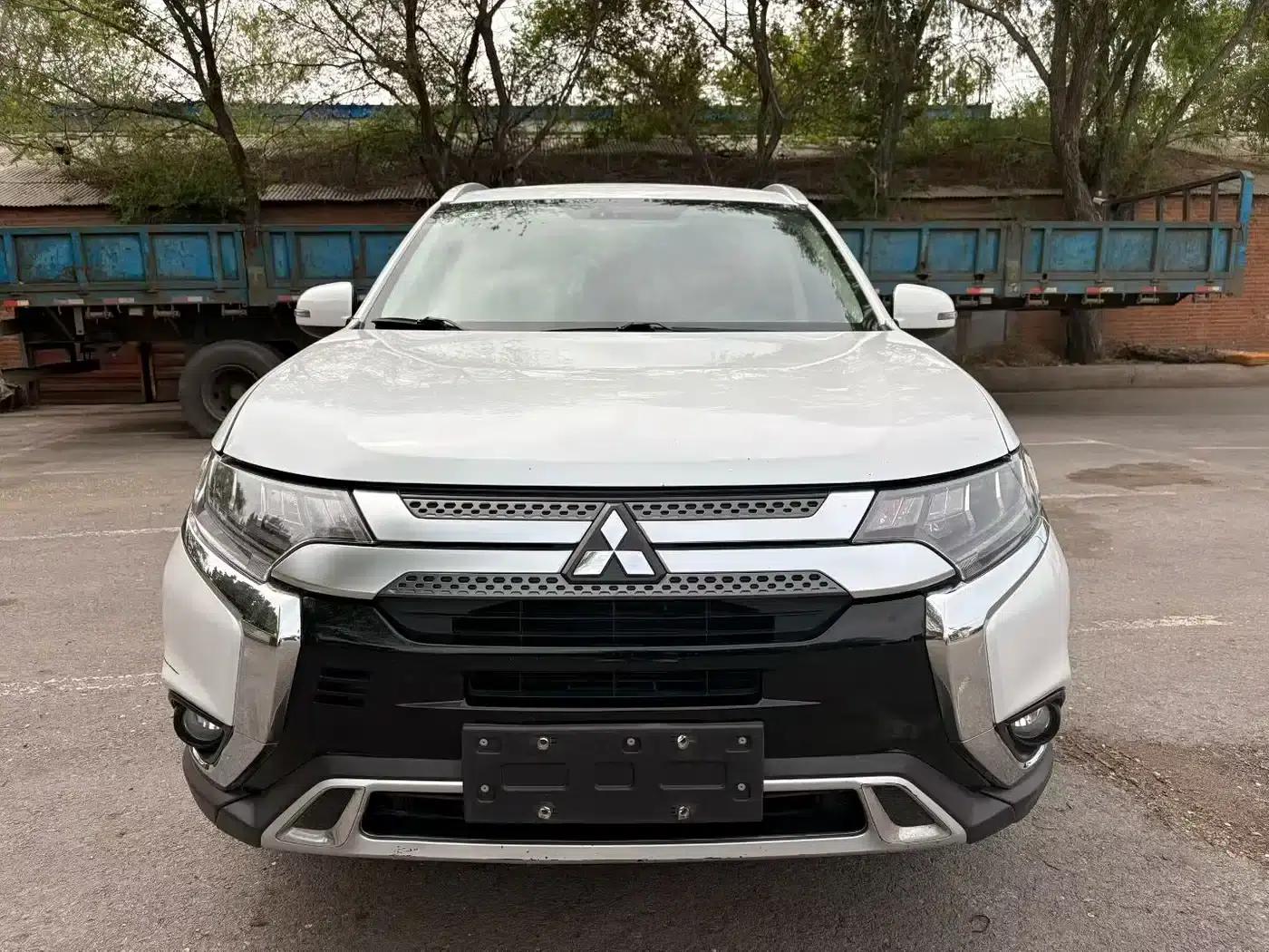 Outlander 2021 2.4L AWD Dynamic Edition 5-seater — миниатюра 2