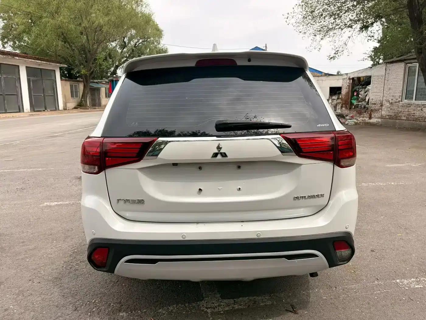 Outlander 2021 2.4L AWD Dynamic Edition 5-seater — миниатюра 8