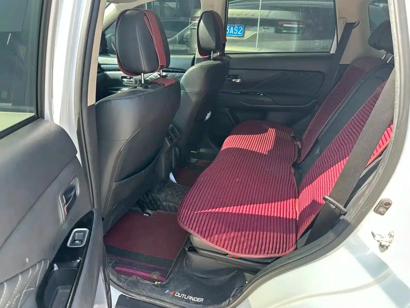 Outlander 2021 2.0L 2WD Enjoy Edition 5-seater — миниатюра 3