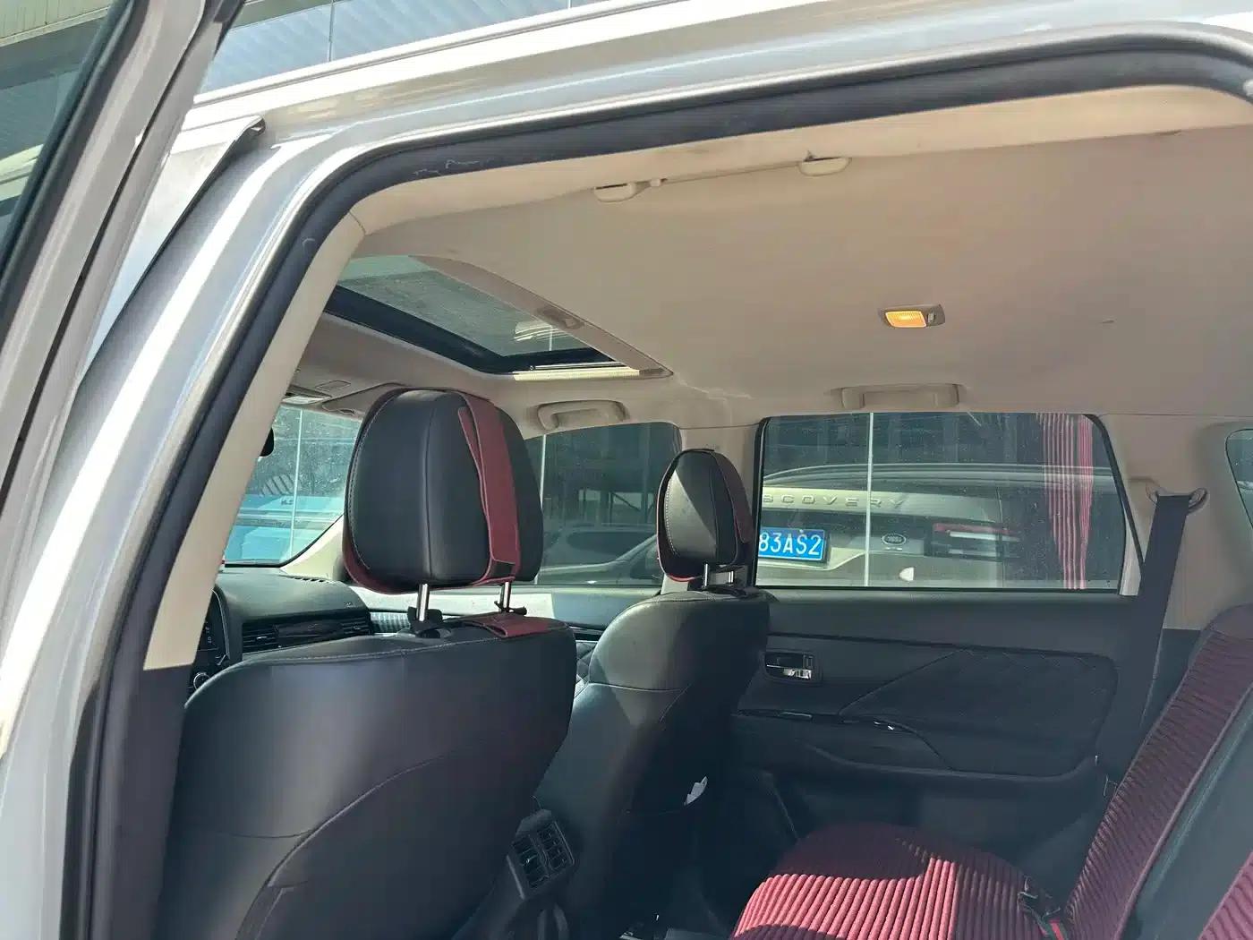 Outlander 2021 2.0L 2WD Enjoy Edition 5-seater — миниатюра 4