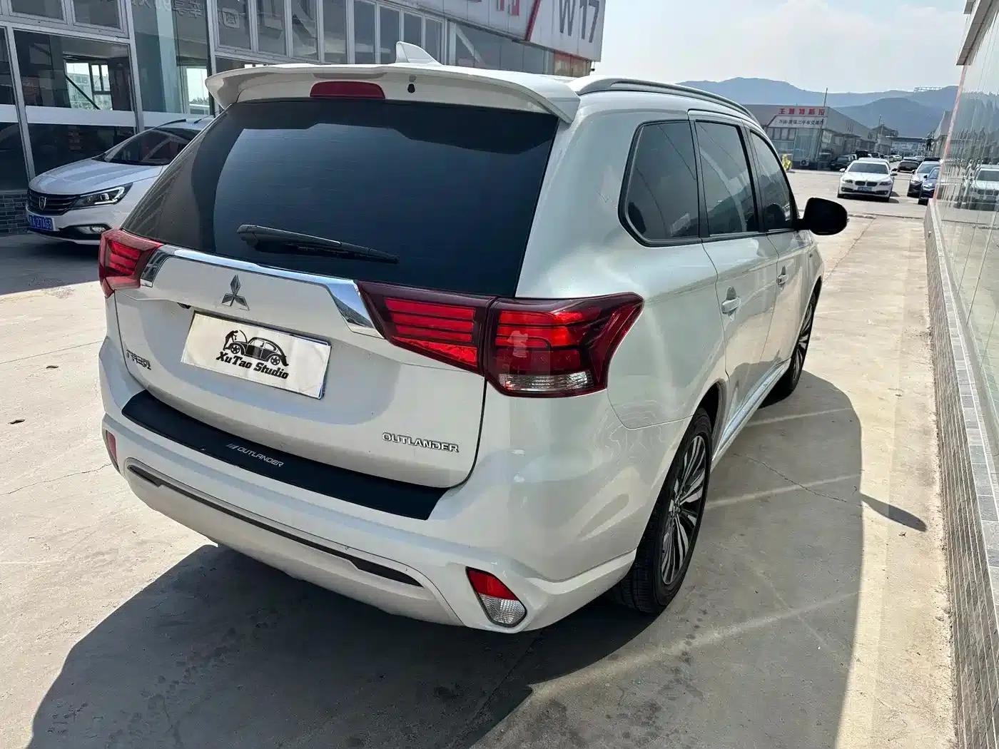 Outlander 2021 2.0L 2WD Enjoy Edition 5-seater — миниатюра 5