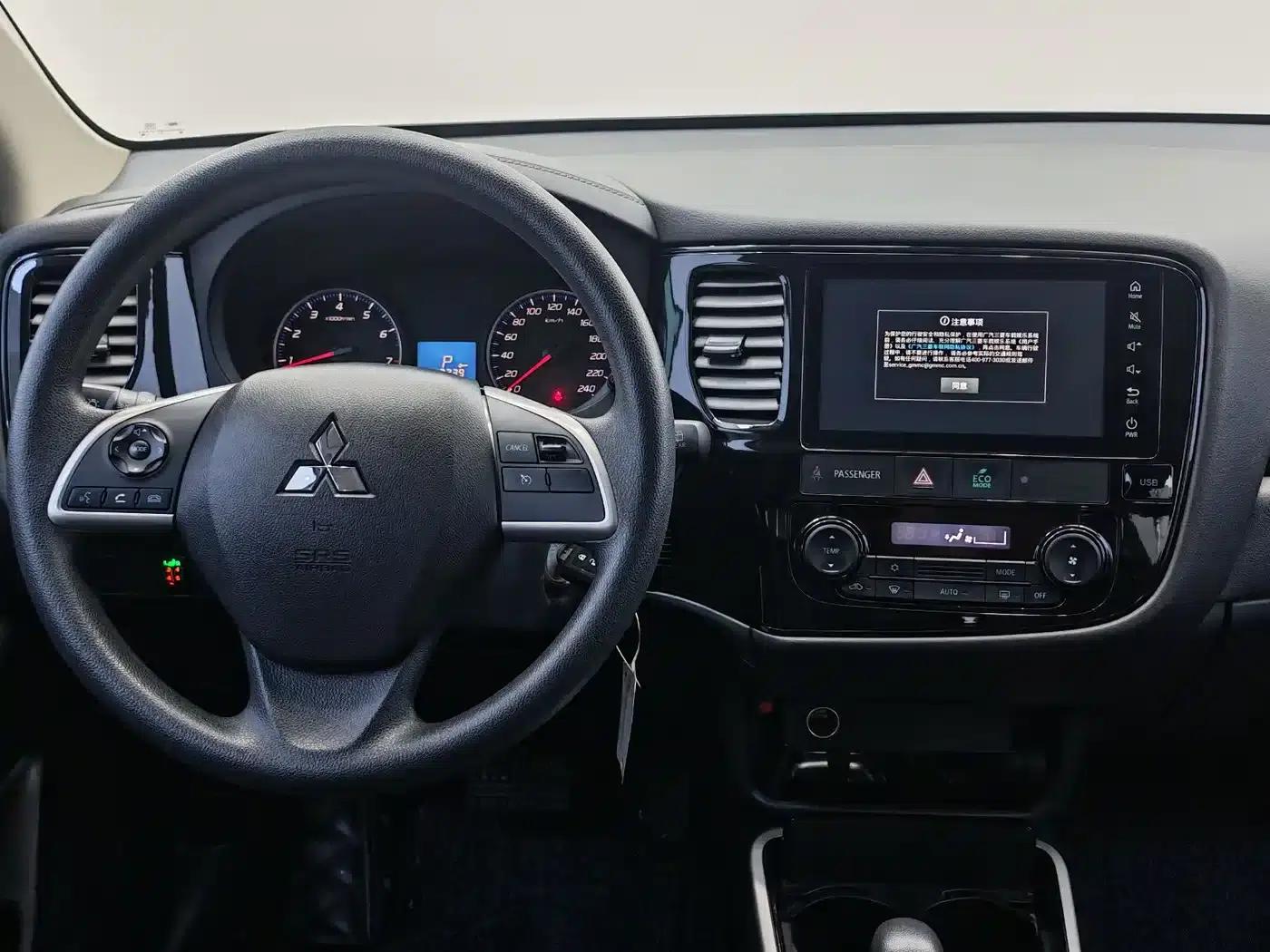Outlander 2021 2.0L 2WD Comfortline 5-seater — миниатюра 11