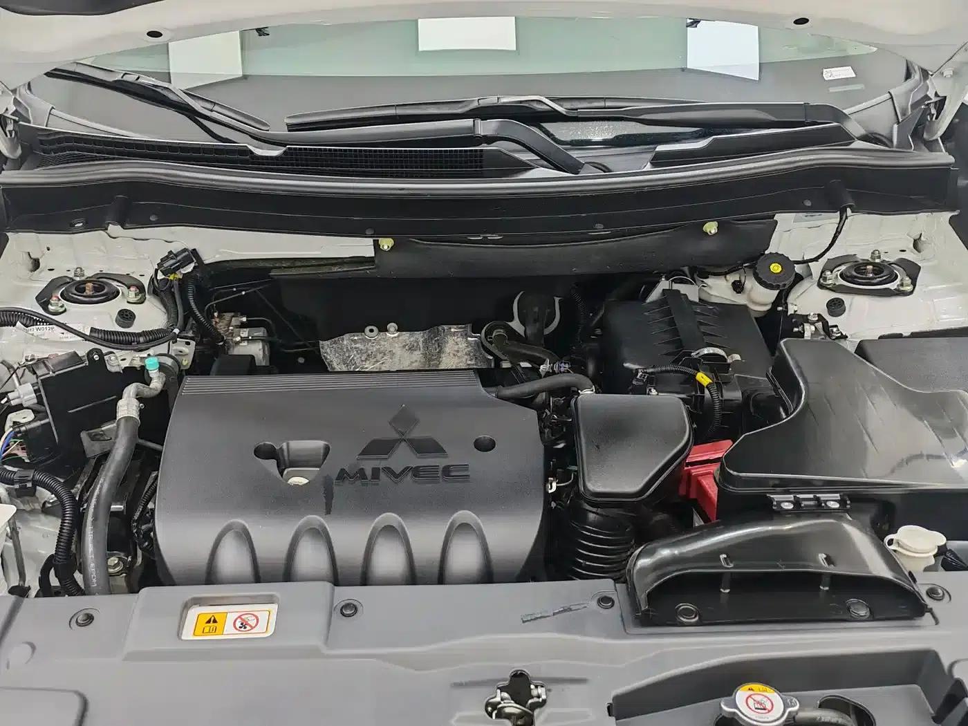 Outlander 2021 2.0L 2WD Comfortline 5-seater — миниатюра 17