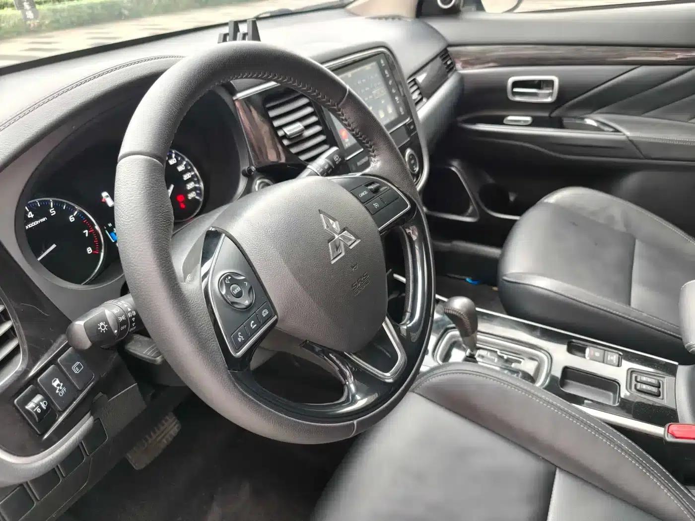Outlander 2019 2.0L 2WD Enjoy Edition 7-seater National VI Emission Standard — миниатюра 5