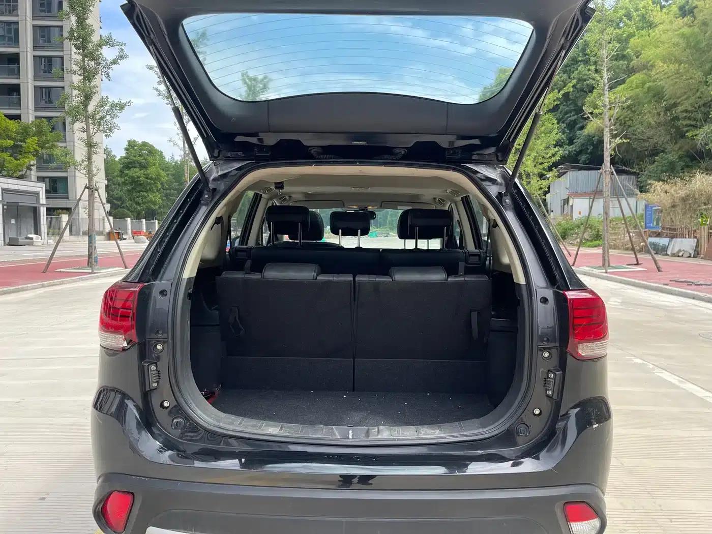 Outlander 2018 2.0L 2WD Joyful Edition 7-seater — миниатюра 15