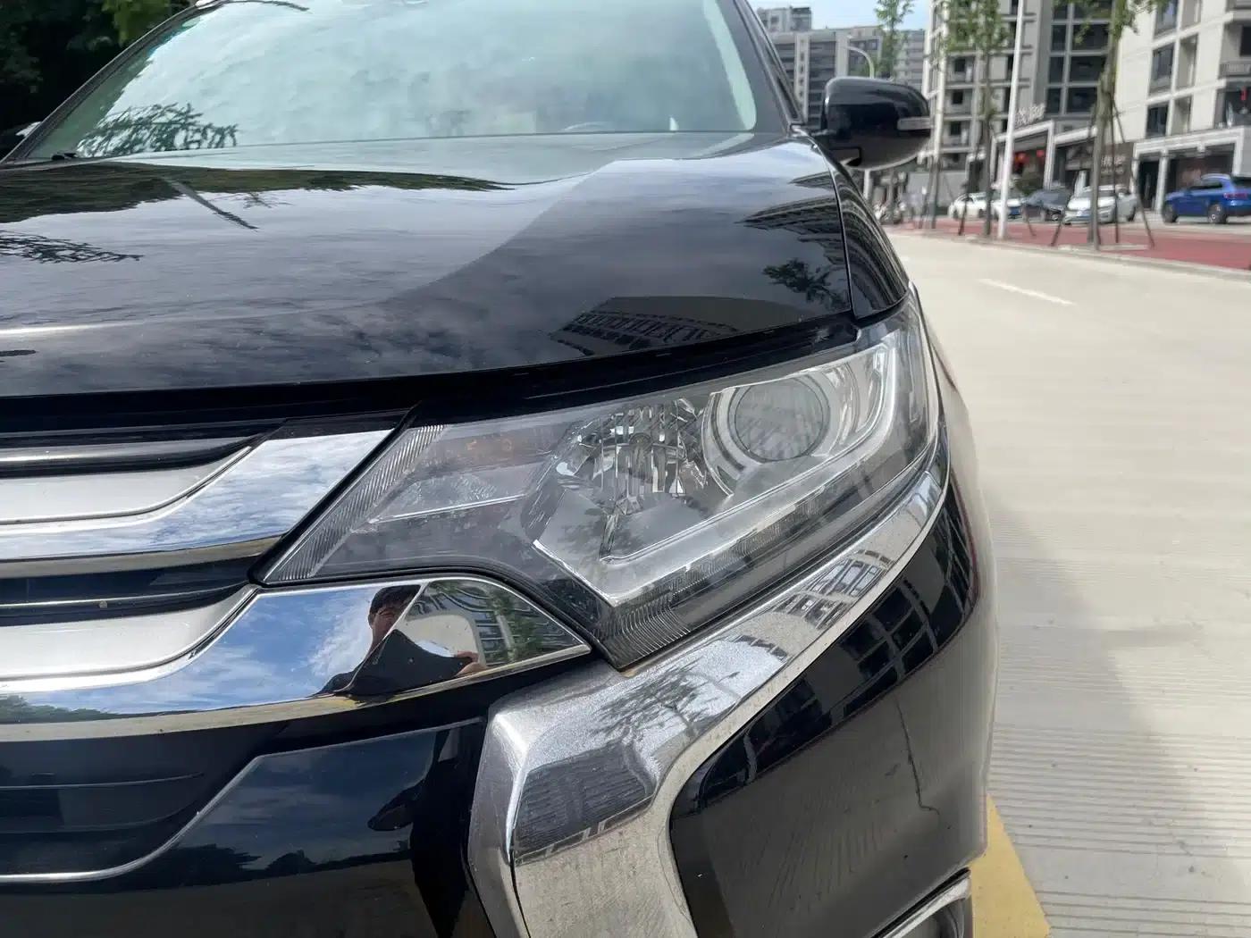 Outlander 2018 2.0L 2WD Joyful Edition 7-seater — миниатюра 16