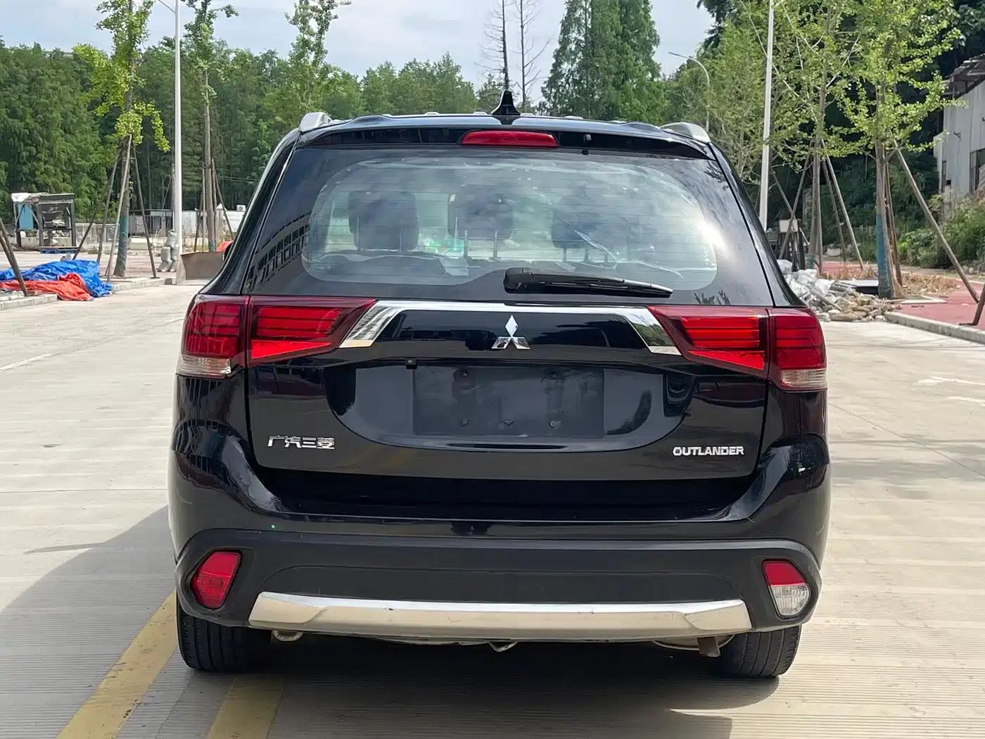 Outlander 2018 2.0L 2WD Joyful Edition 7-seater — миниатюра 5