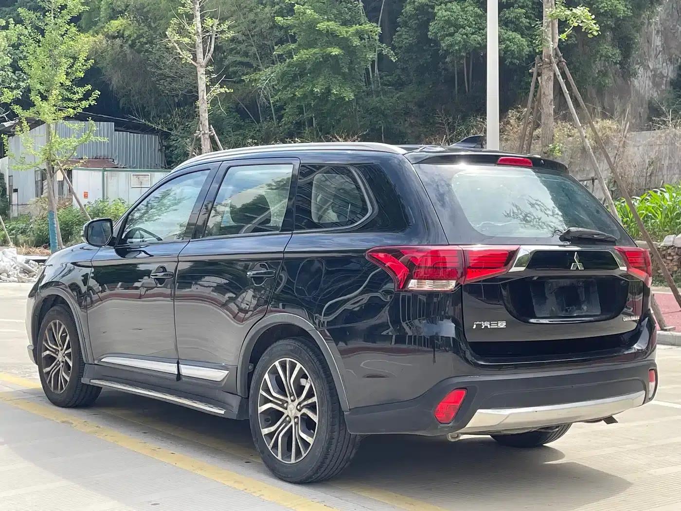 Outlander 2018 2.0L 2WD Joyful Edition 7-seater — миниатюра 6