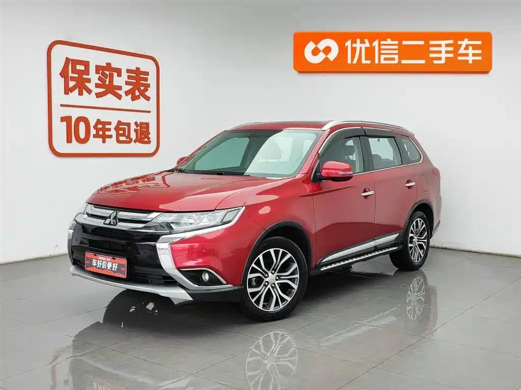 Outlander 2018 2.4L 4WD Luxury 7-seater — миниатюра 1