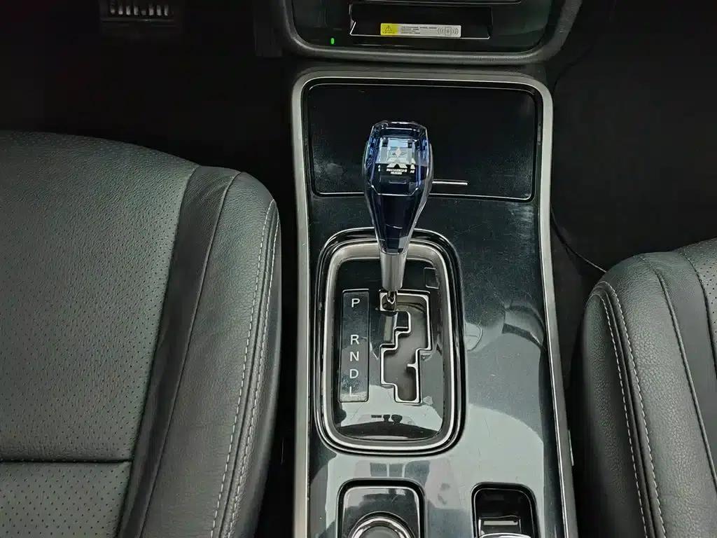 Outlander 2018 2.4L 4WD Luxury 7-seater — миниатюра 13