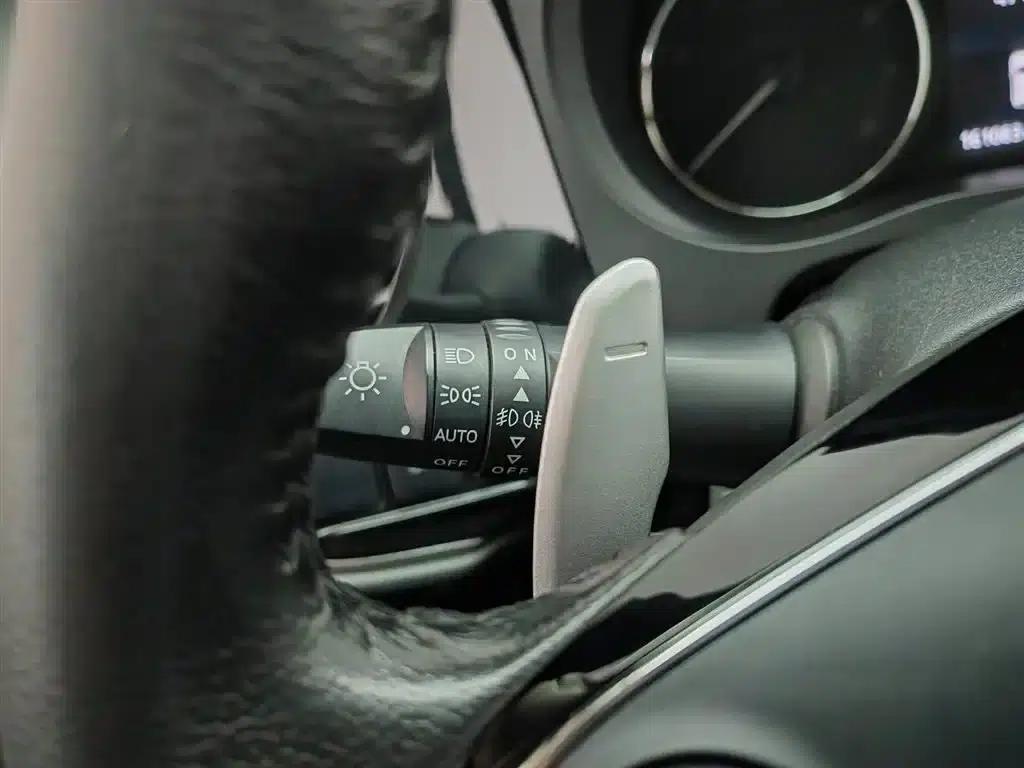 Outlander 2018 2.4L 4WD Luxury 7-seater — миниатюра 21