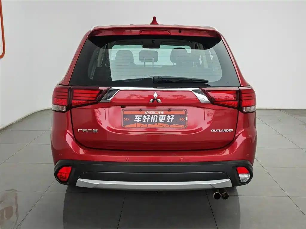 Outlander 2018 2.4L 4WD Luxury 7-seater — миниатюра 4