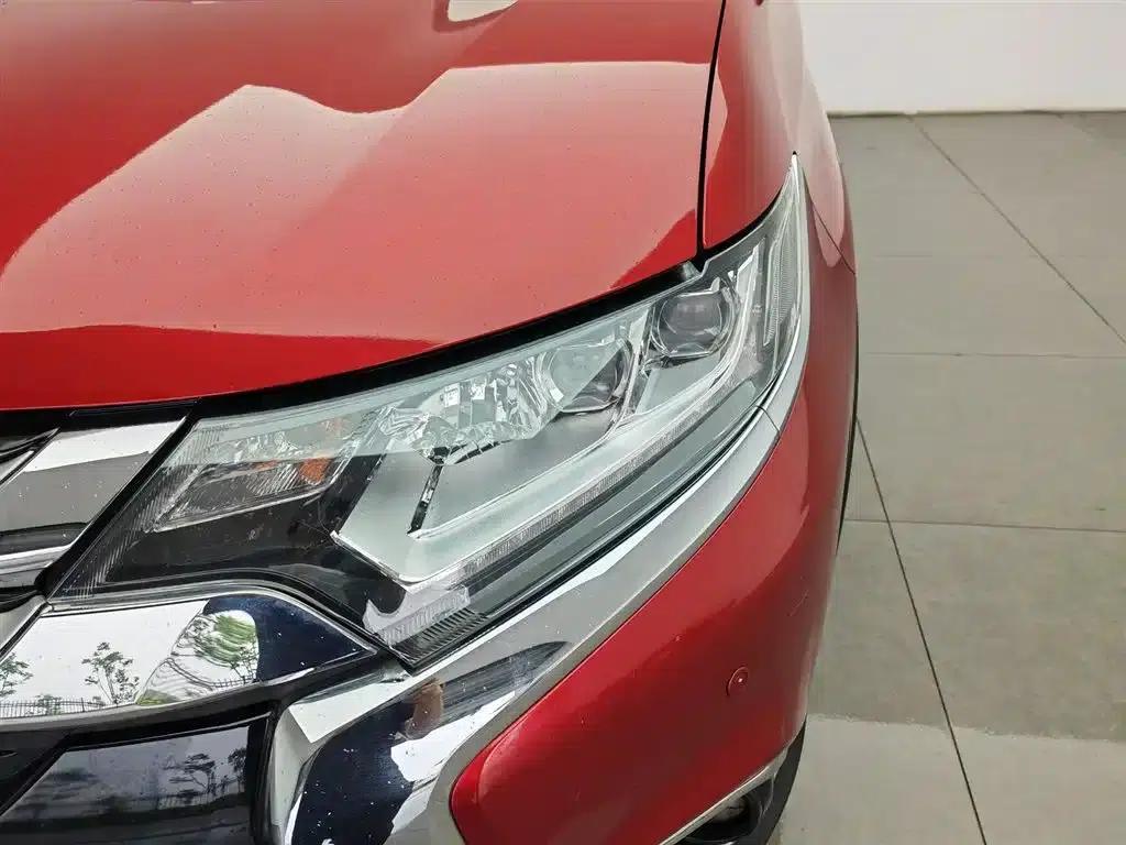 Outlander 2018 2.4L 4WD Luxury 7-seater — миниатюра 7