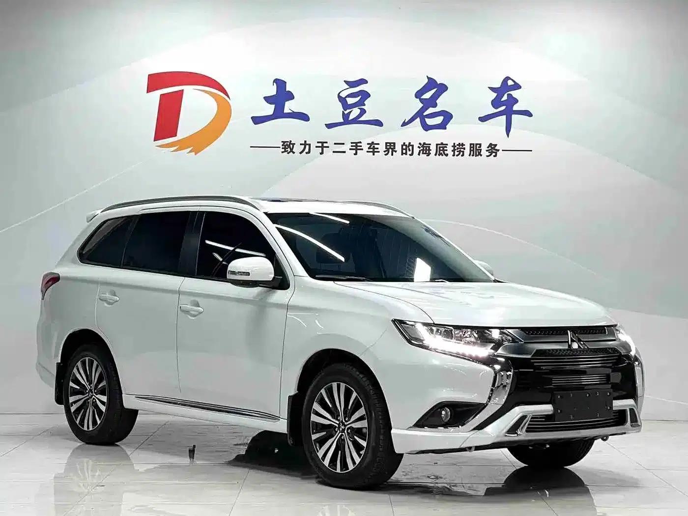 Outlander 2021 2.0L 2WD Enjoy Edition 5-seater — миниатюра 3