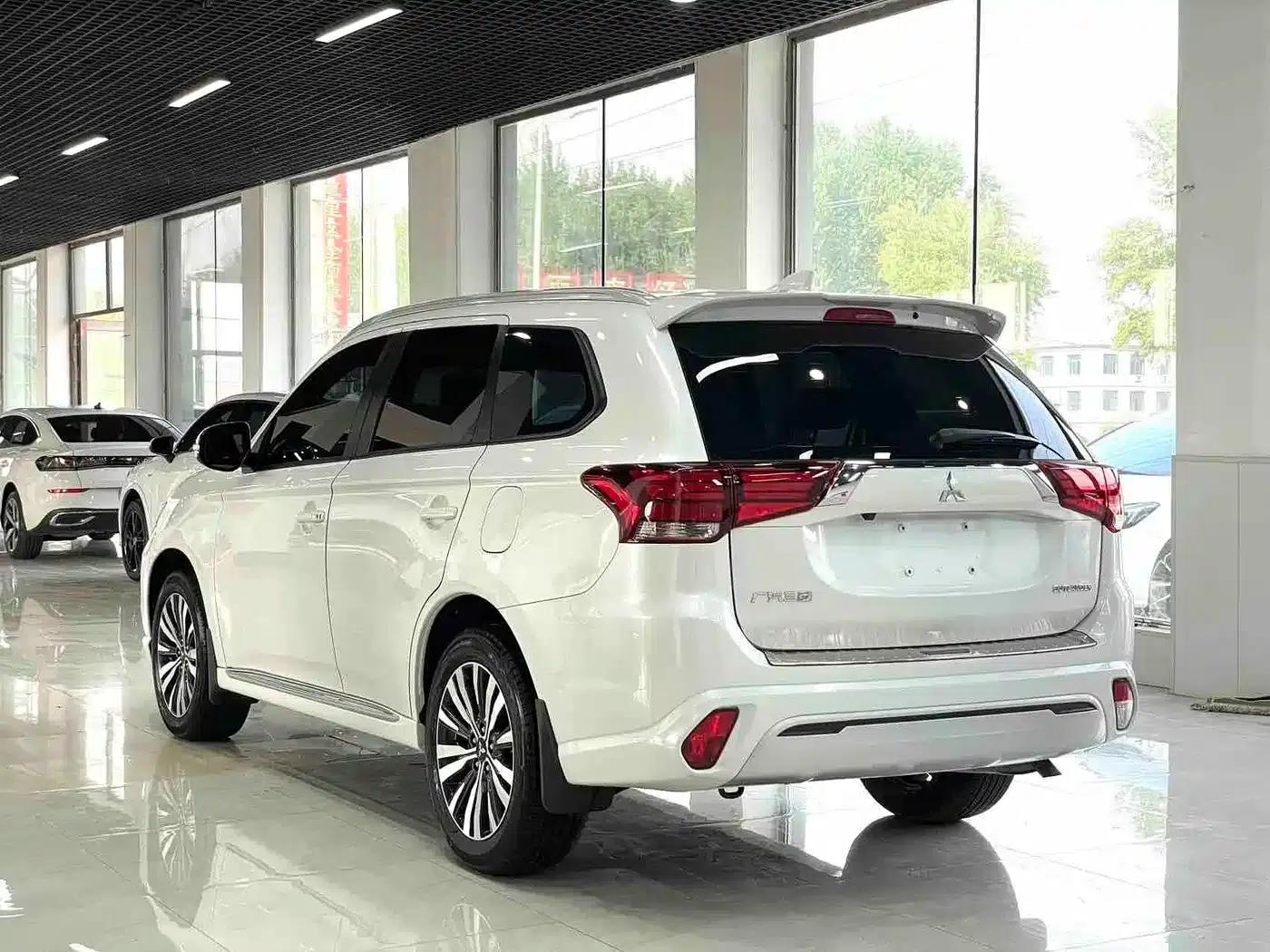 Outlander 2021 2.0L 2WD Enjoy Edition 5-seater — миниатюра 6
