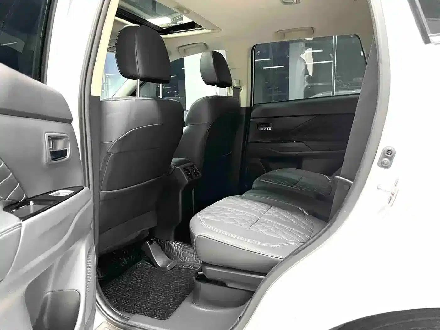 Outlander 2021 2.0L 2WD Enjoy Edition 5-seater — миниатюра 10