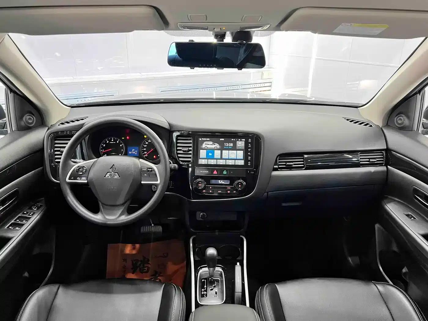Outlander 2021 2.0L 2WD Comfortline 5-seater — миниатюра 11